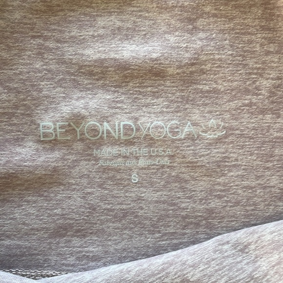 NWOT Beyond Yoga Spacedye keep pace biker short in Chai - Picture 6 of 7